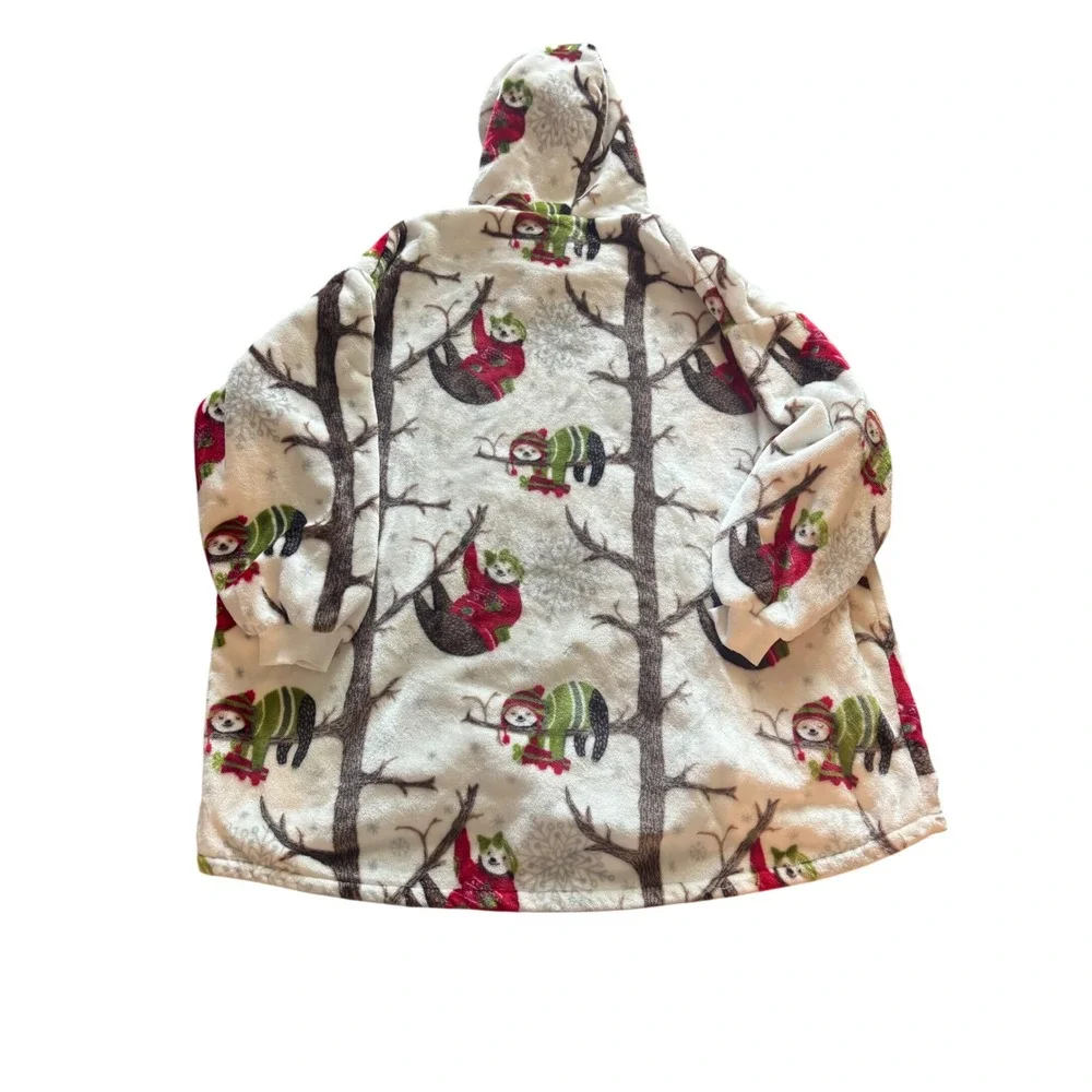 Throwzy by Marlo Lorenz Holiday Sloth Wearable Blanket Hoodie One Size White